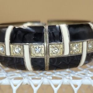 Elegant Black and White Bracelet